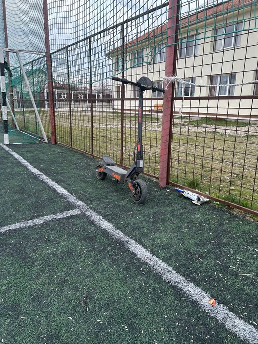 Trotineta Kukirin G2 2025