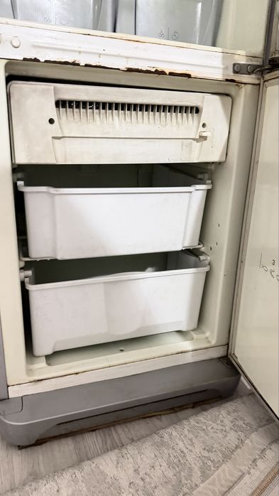 Ariston холодильник