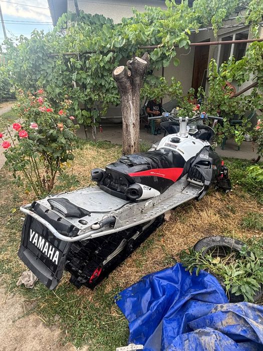 Vând Snowmobil yamaha RX1