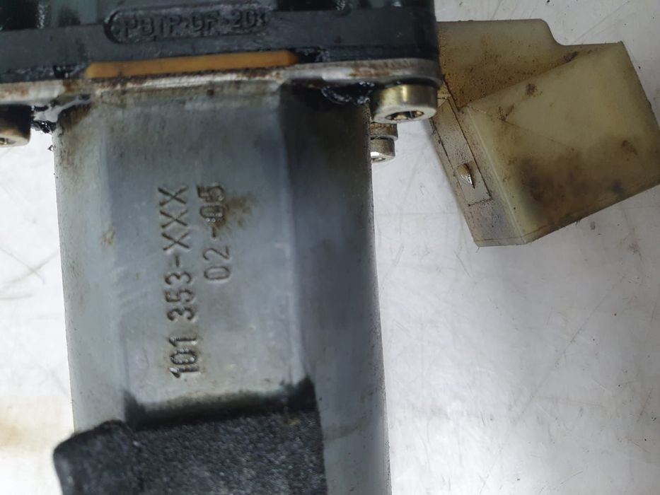 Motoras macara geam stanga fata 101353-xxx Volvo XC70 2