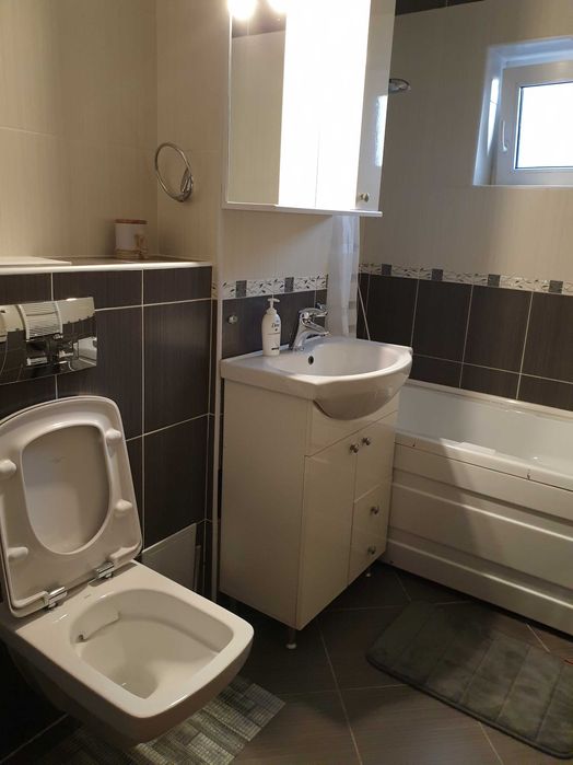 Inchiriez o camera in ap.cu 3-la comun in Obcini