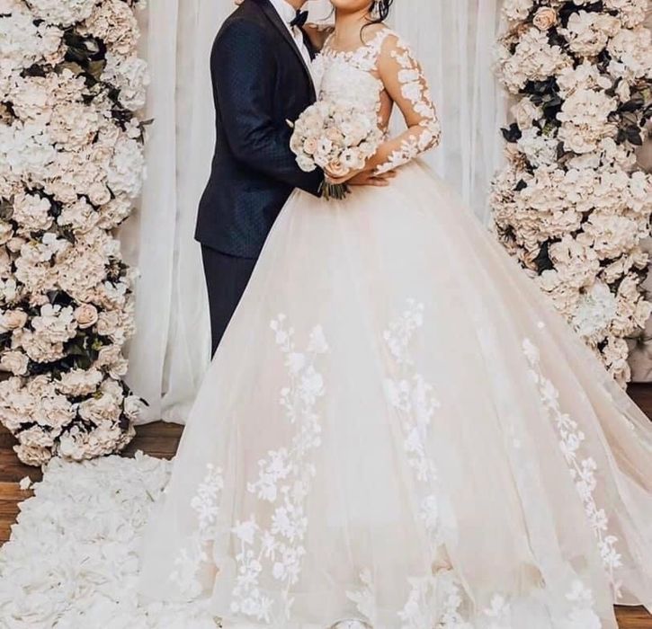 Vand rochie de mireasa