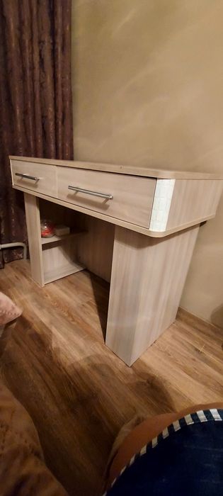 Продам комод и туалетный столик