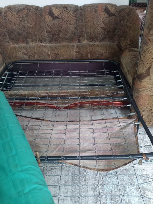 Продам  диван и два кресла