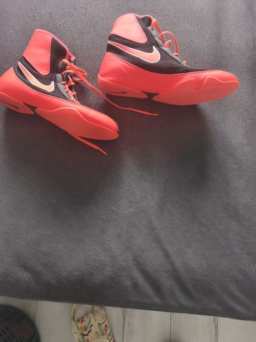 Обувки и екипи за бокс