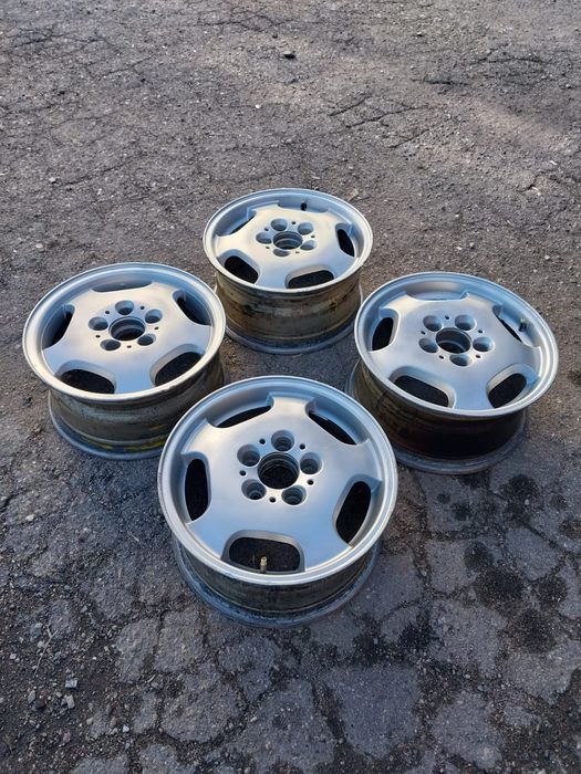 Диски R15 на Mercedes оригинал.