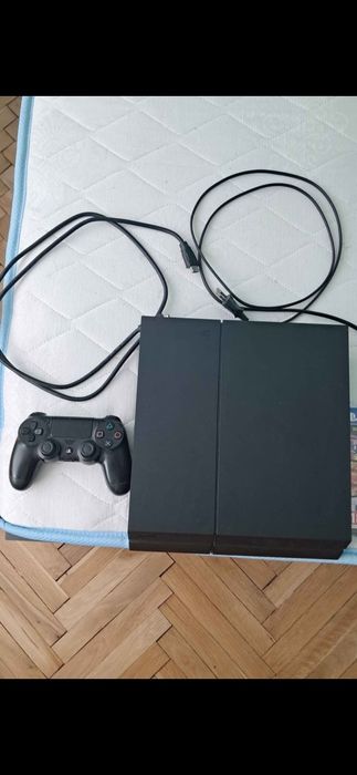 Продавам ps4 и игри