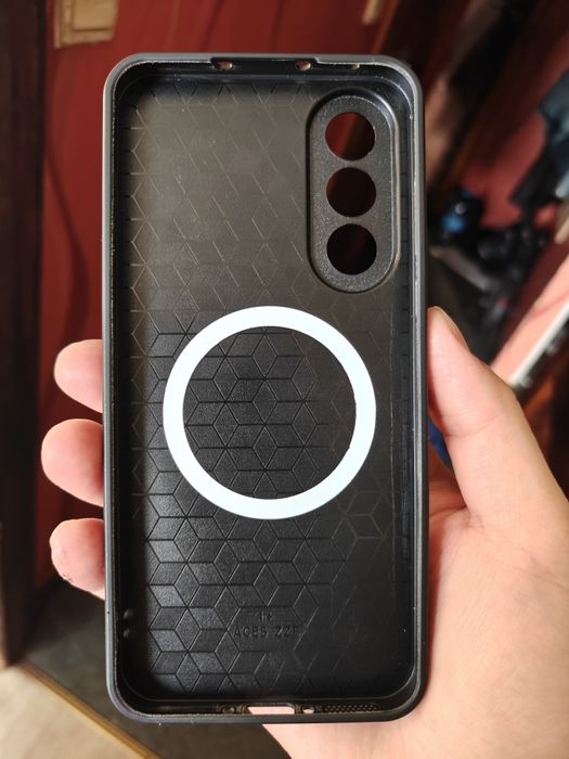 Продам чехол кожаный на OnePlus Nord 5