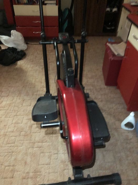 Bicicleta eliptica sport  profesionala cu reglaj manual si digital