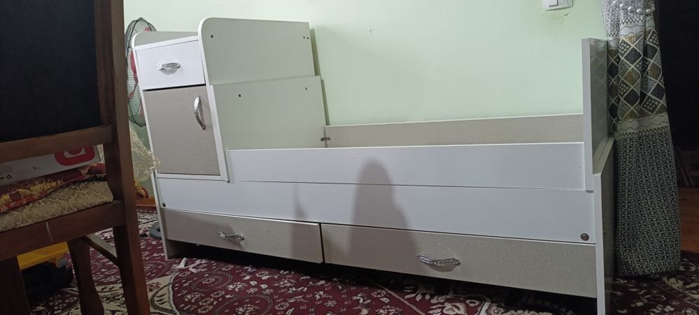 Bolalar kravati sotiladi