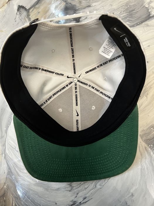 Sapca alba Nike PRO Dri-Fit