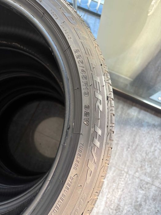 225/45 R19 Летни гуми