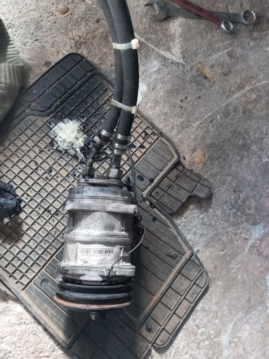 Compresor Carier  dat jos de pe Iveco