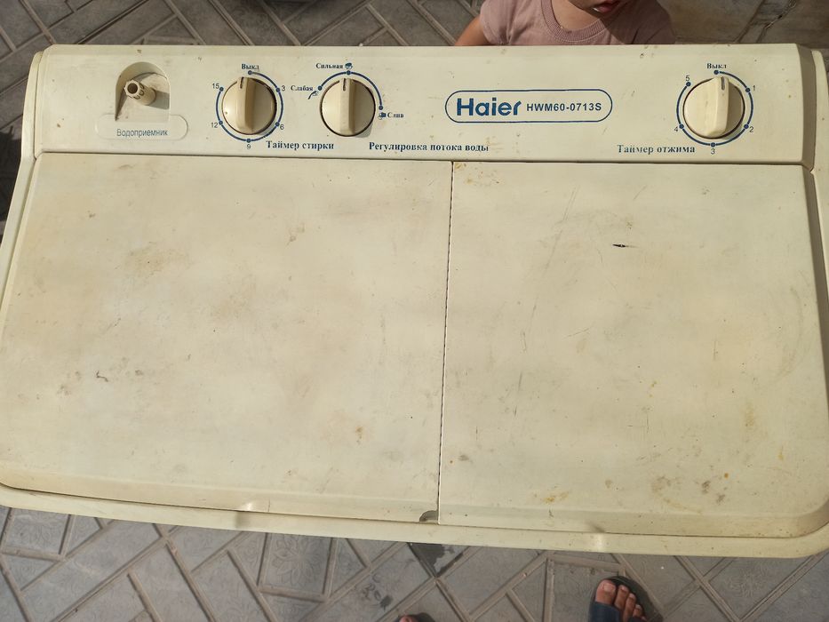 Kir yuvish mashinasi sotiladi. Yarim (поль) avtomat