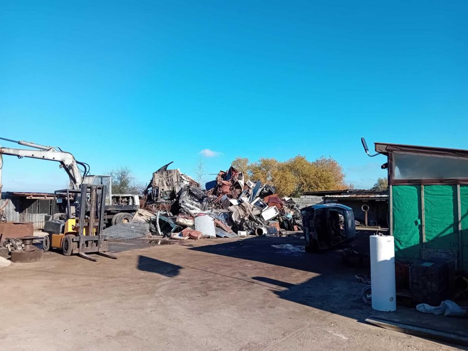 Продава се Промишлена сграда в с. Старо Оряхово, Област Варна - 768 кв.м за 196 €/кв.м - Снимка #2