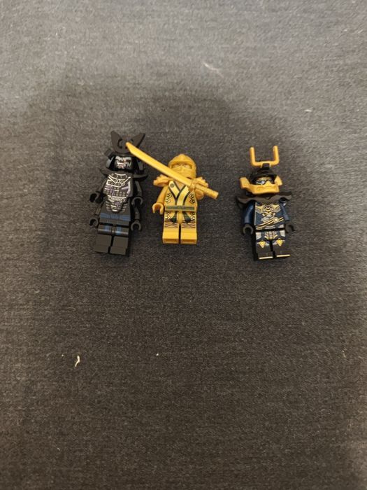 3 figurine lego Ninjago