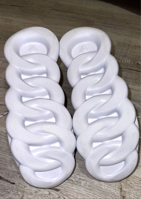 Versace Chain Reaction Pink (marimi: 38,39)