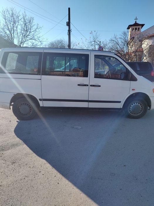 Продавам Мерцедес вито