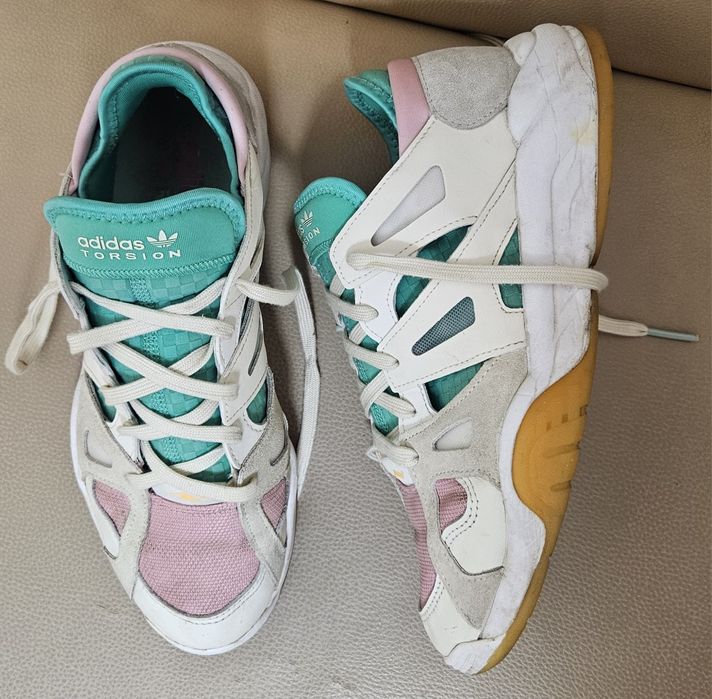 Adidas originals torsion