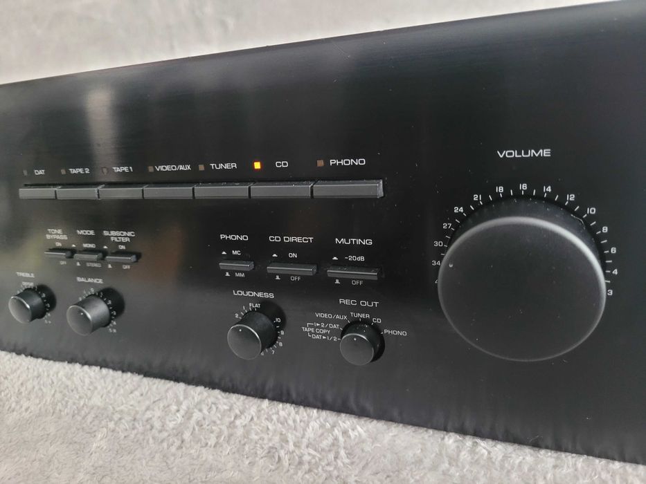 YAMAHA AX-730 amplificator Hi-Fi