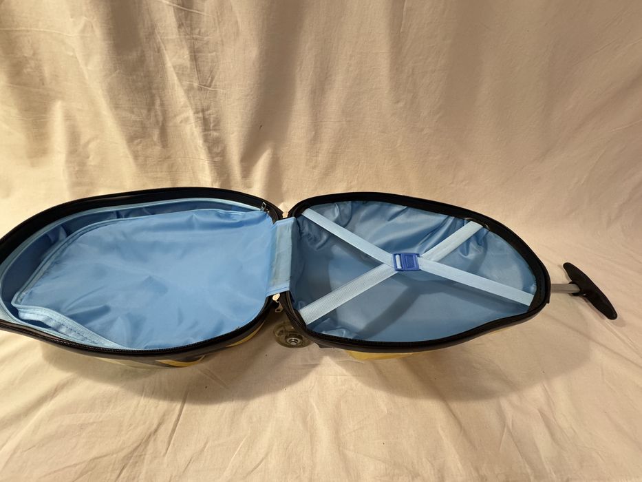 Детский чемодан на колесах