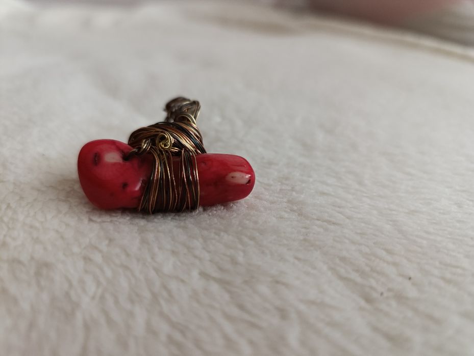 Inel Handmade Wire Wrapped din Coral Roșu Natural și Cupru Anticat