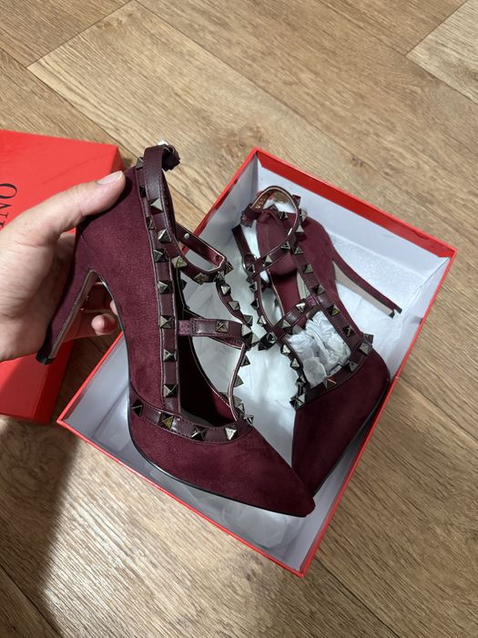 Продам новую обувь