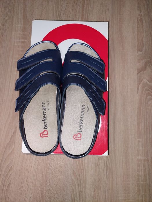Sandale decupate cu 3 scai .Culoare  blomarin   închis ,-Sidefiu  !