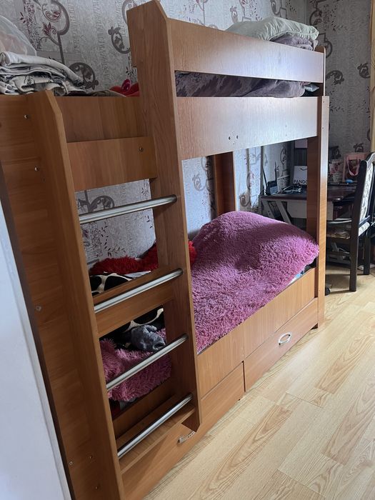 Двухярусная кровать