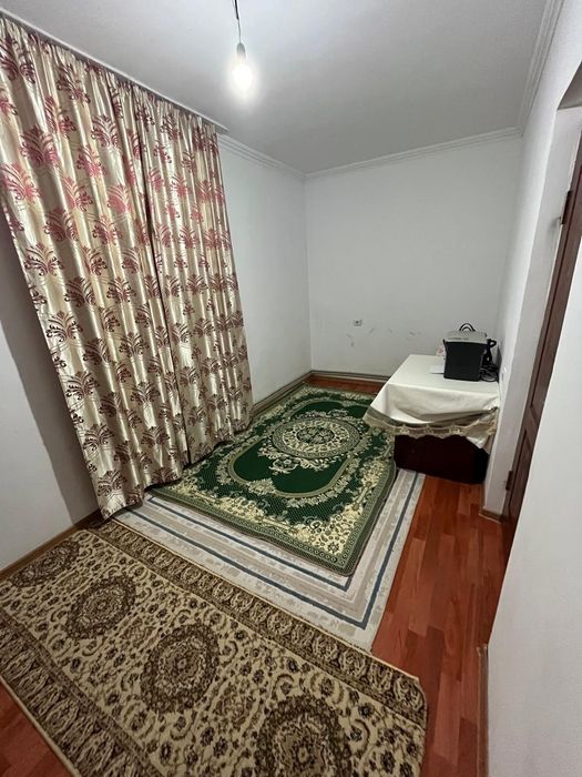 Срочно продамь 2 комнатный квартиру