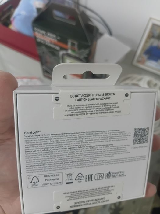 Продам наушник buds 3