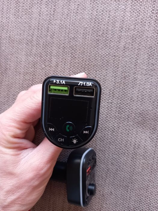 Трансмитер за музика в  кола