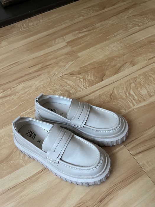 Лоферы женские