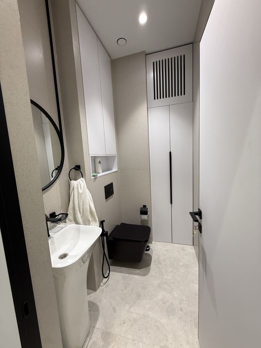 Эксклюзивный офис с мебелью в бизнес центре Luminar