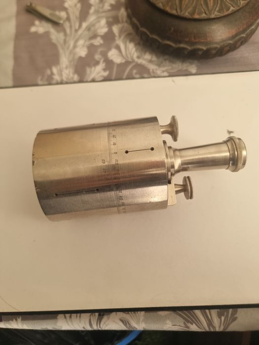 Microscop vechi – corp optic metalic