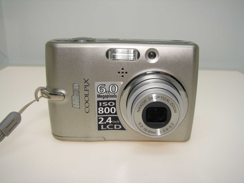Nikon Coolpix L11 - Надежден и Компактен фотоапарат 6MP, 3x оптичен