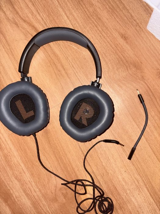 Casti gaming JBL quantum 100