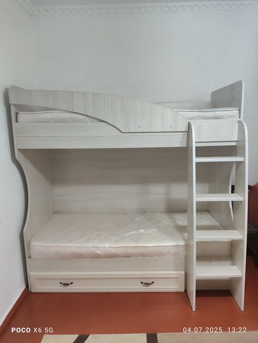 Продается двухъярусная кровать
