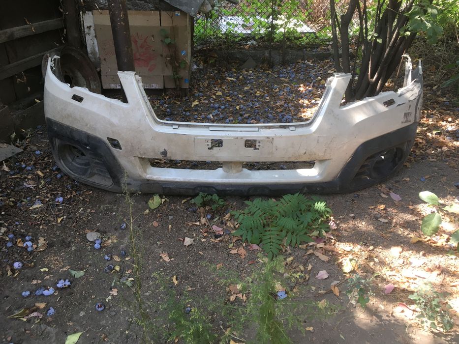 Продам бампер на Субару аутбэк