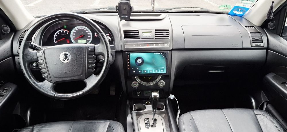 4x4 SUV SangYong Rexton