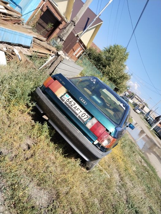 Продам Ауди 100 в среднем состоянии
