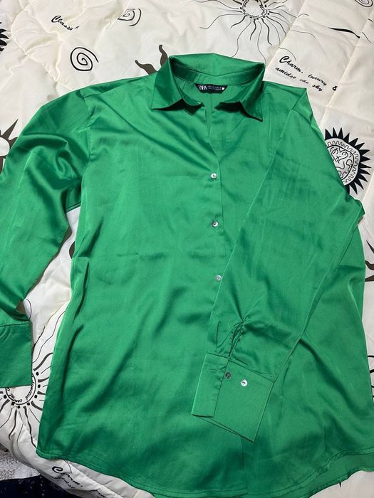 Новая атласная рубашка от Zara
