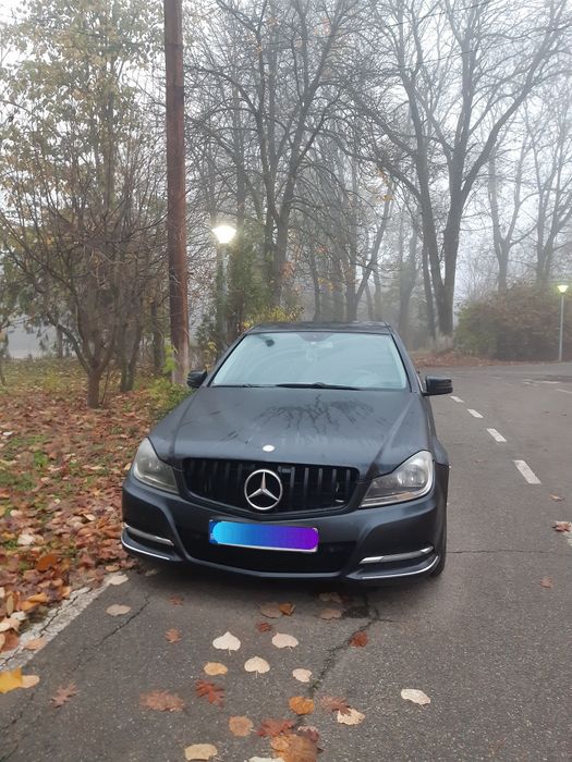 Mercedes C200 W204 Facelift
An Fabricatie 10/2012 
Km reali si verific