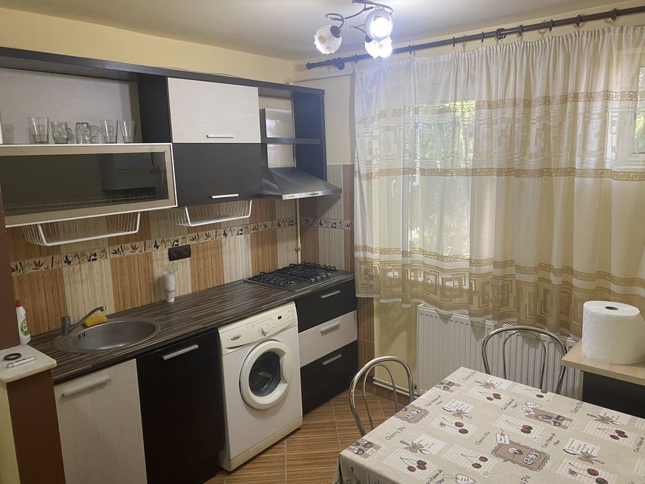 Vând Apartament  2 camere Aleea Trandafirilor