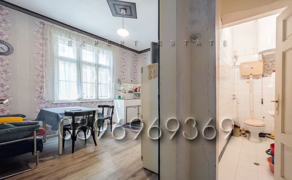 Пет отделни стаи-Гръцка махала-Тухла