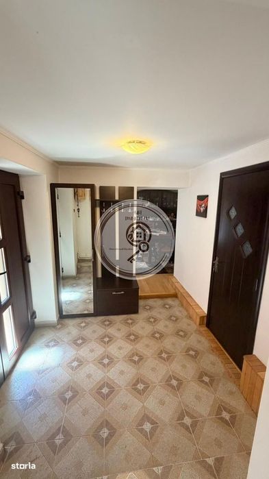 Casă spațioasă cu mansardă, 2 terase& curte – Hălchiu, Str. Bisericii