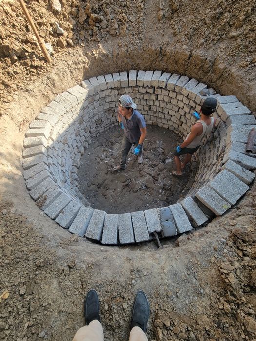 Урачи ва сантехника устаси.