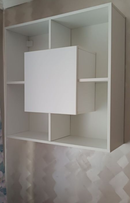 Продам полочки и зеркало