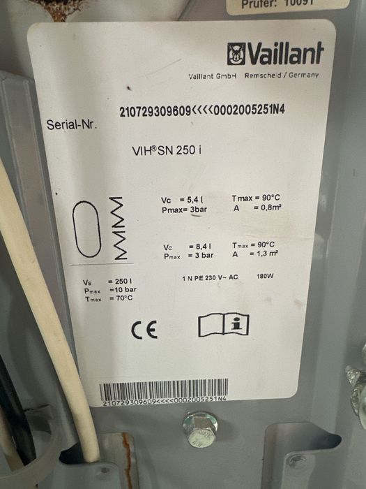 De vinzare boiler termo electric  de 250l+ panou solar