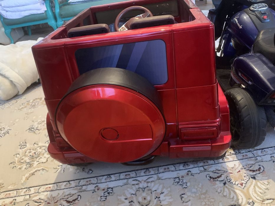 Продам 2 детские машины